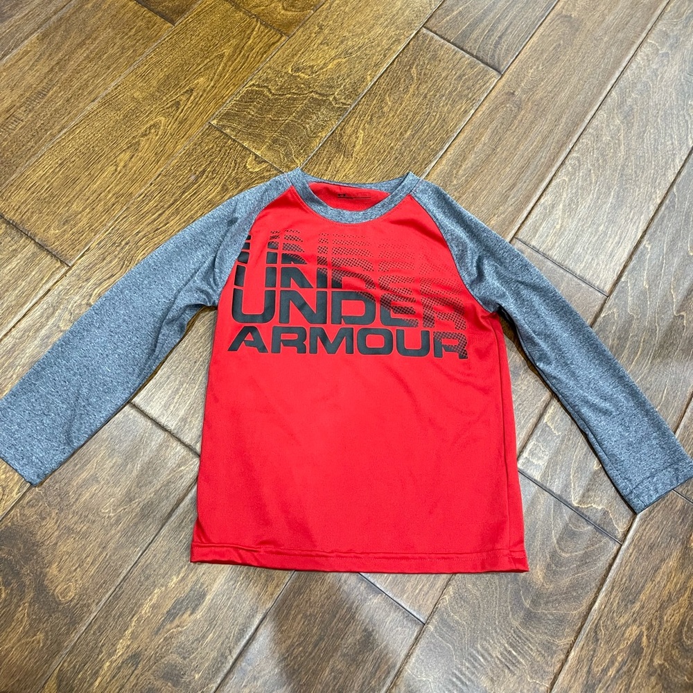 Under Armour kids shirt! Size 4!
